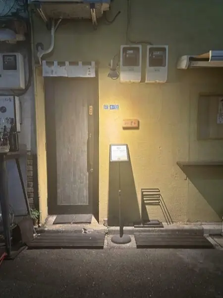 神田の居抜き店舗のエントランス