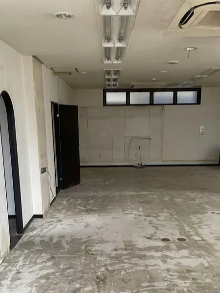 貸店舗(スケルトン)の内装