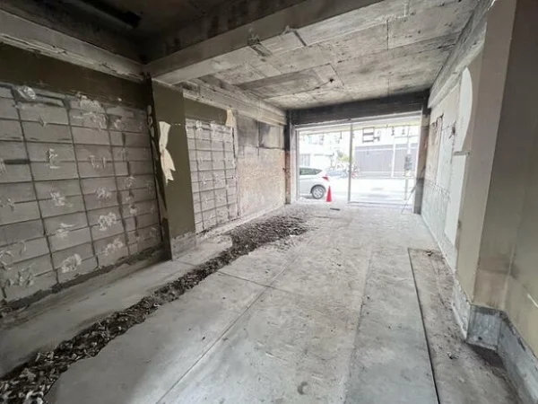 竹ノ塚のスケルトン店舗物件の内装