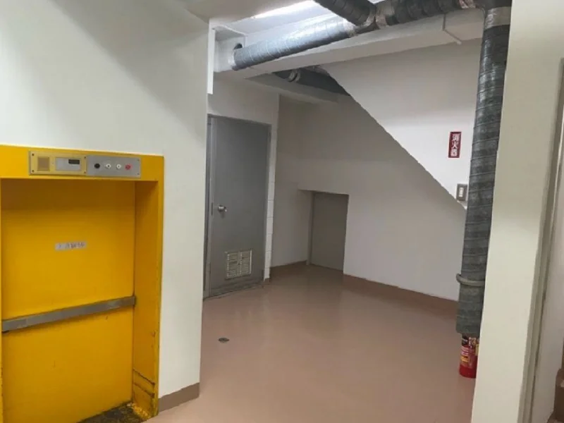 小川町の事務所仕様店舗物件の内装