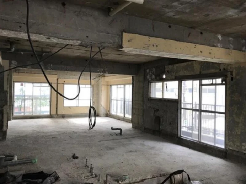 貸店舗(スケルトン)の内装