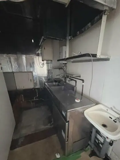 スナック・パブの居抜き物件の厨房