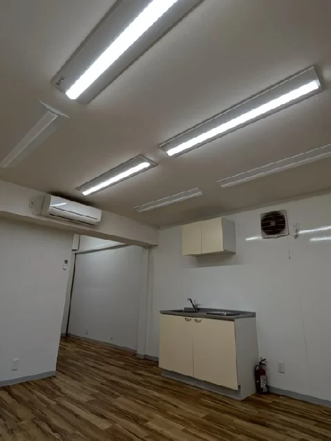 貸店舗(事務所仕様)の内装