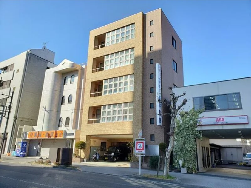 八王子の医院居抜きの外観