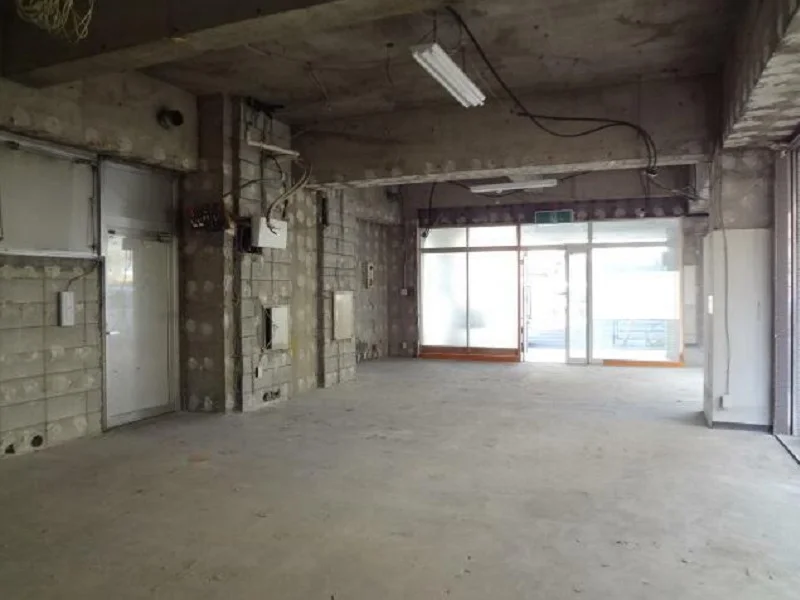 貸店舗(スケルトン)の内装