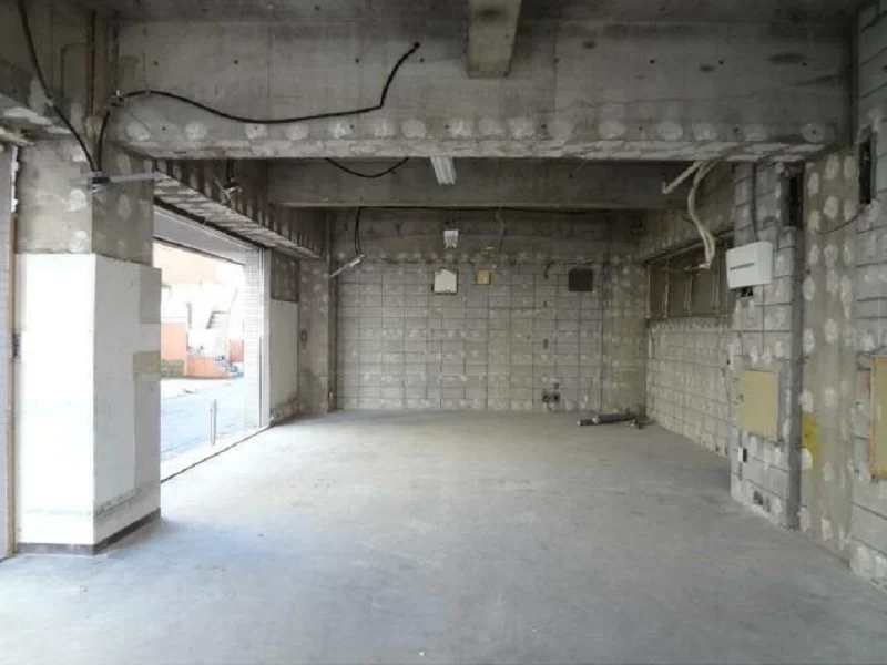 平和島のスケルトン物件の内装