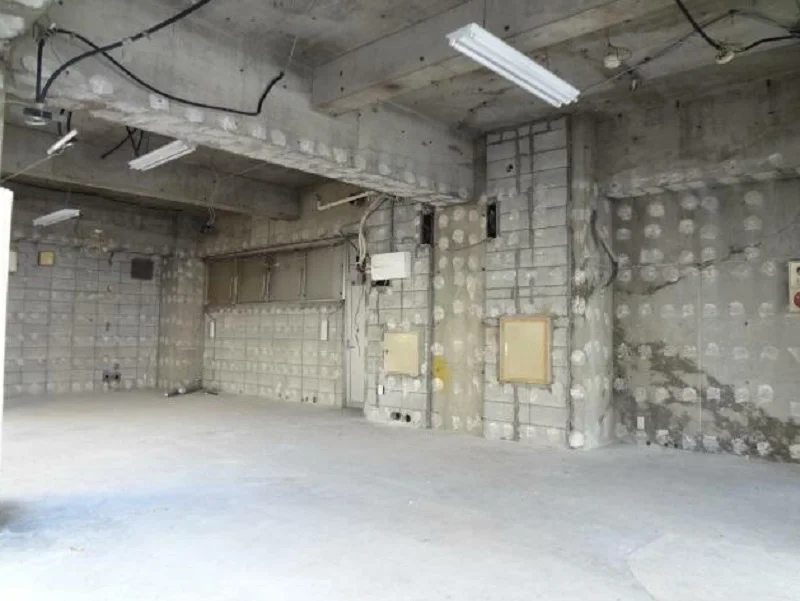 平和島のスケルトン店舗物件の内装