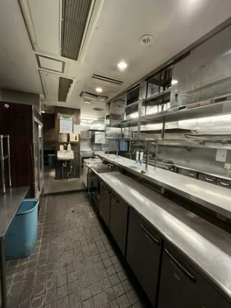 上町の焼肉屋居抜きの厨房