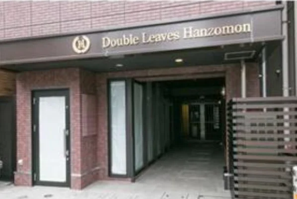 半蔵門のスケルトン物件のエントランス