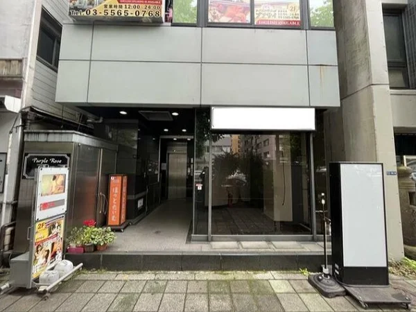 貸店舗(事務所仕様)のエントランス