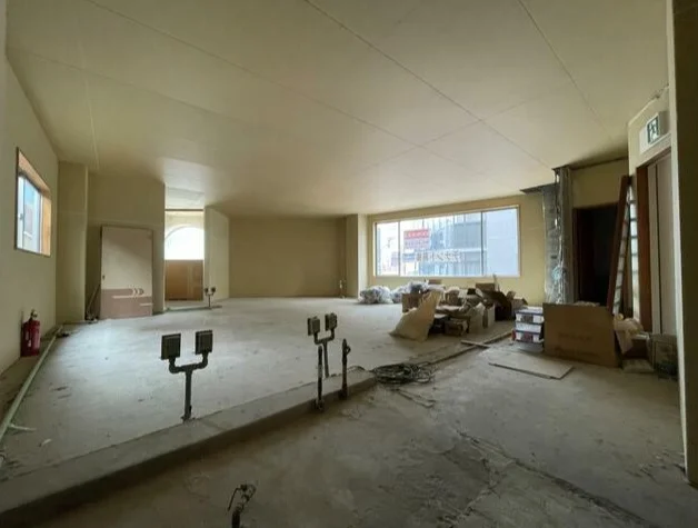 福生のスケルトン店舗物件の内装