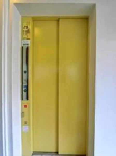 元町・中華街のスケルトン店舗物件の共用部