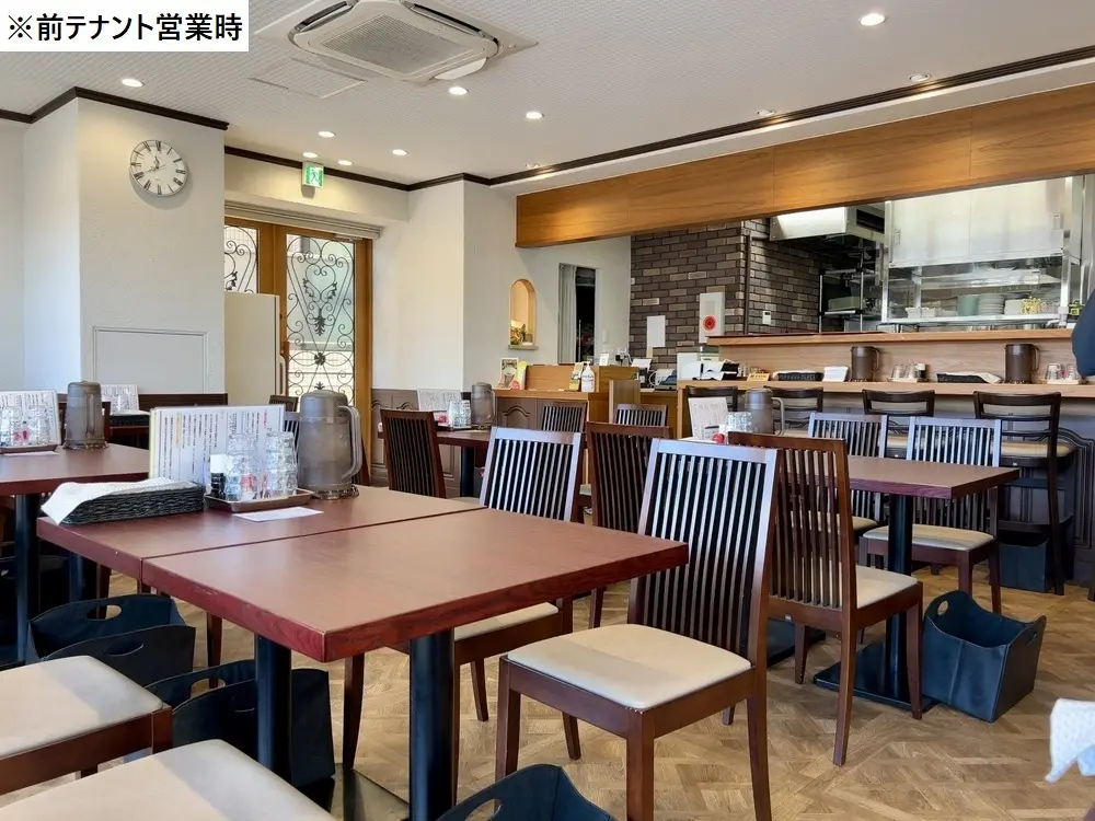 新井薬師前のビストロ・洋食居抜きの内装