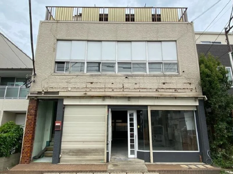 貸店舗(スケルトン)の外観