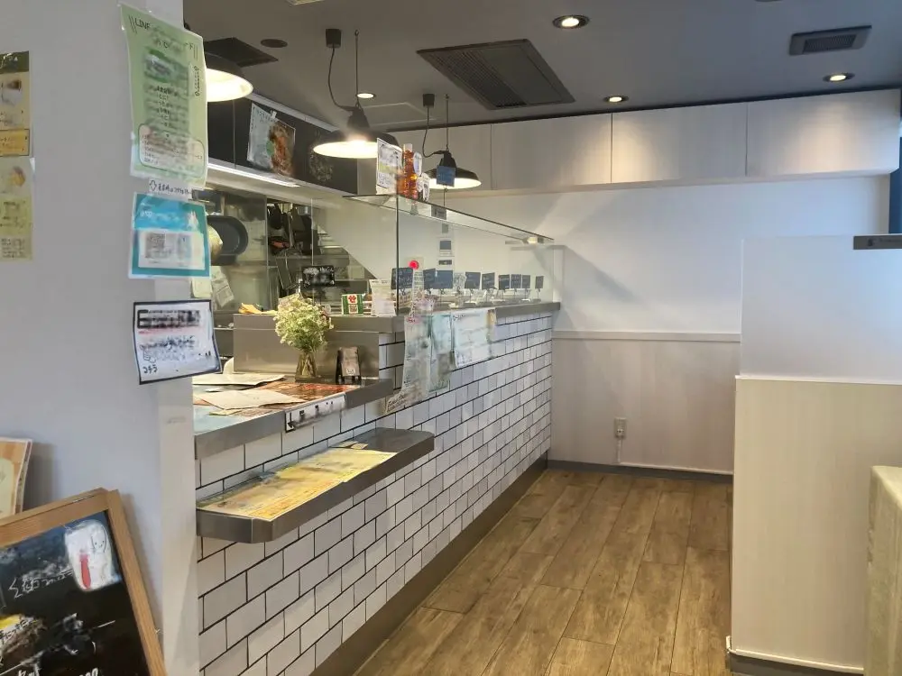 芦花公園のテイクアウト居抜きの内装