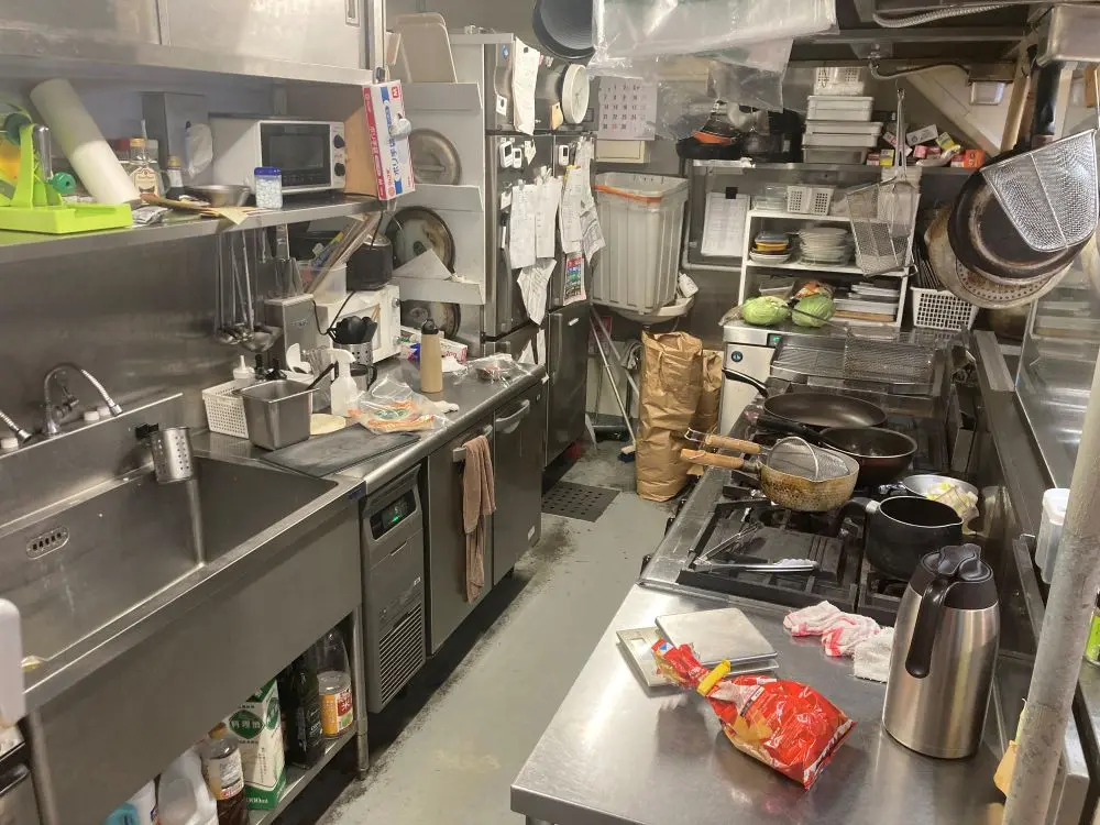 芦花公園のテイクアウト居抜きの内装