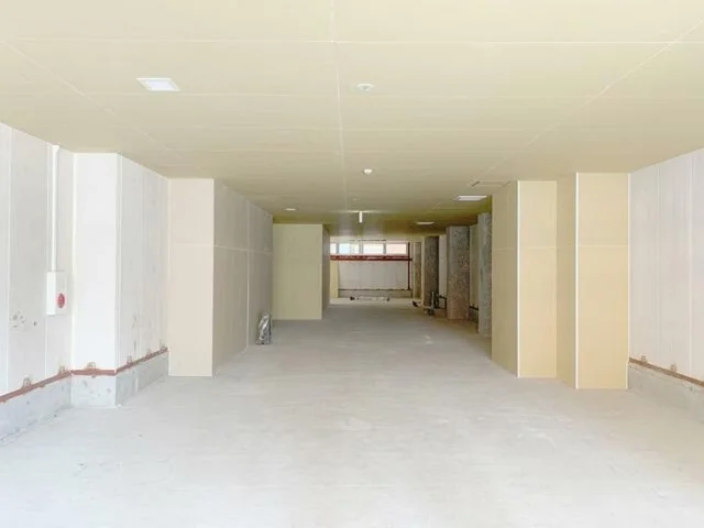 貸店舗(スケルトン)の内装