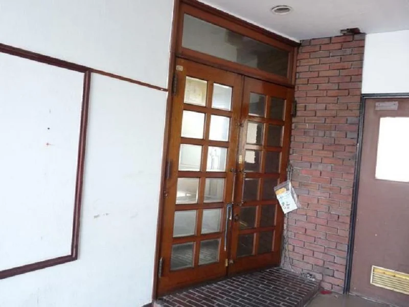 小田急相模原の事務所仕様物件のエントランス