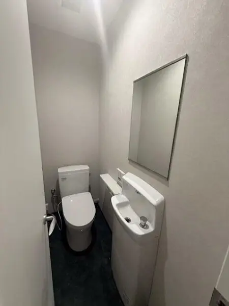 新橋のスケルトン物件の内装