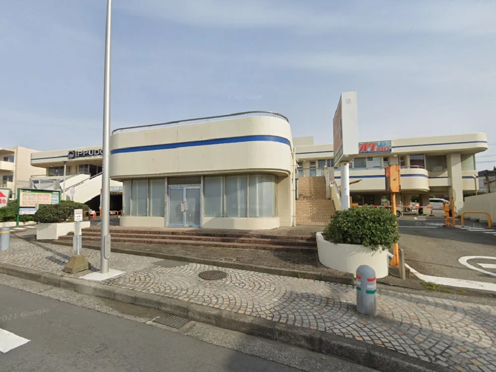 貸店舗(スケルトン)の外観