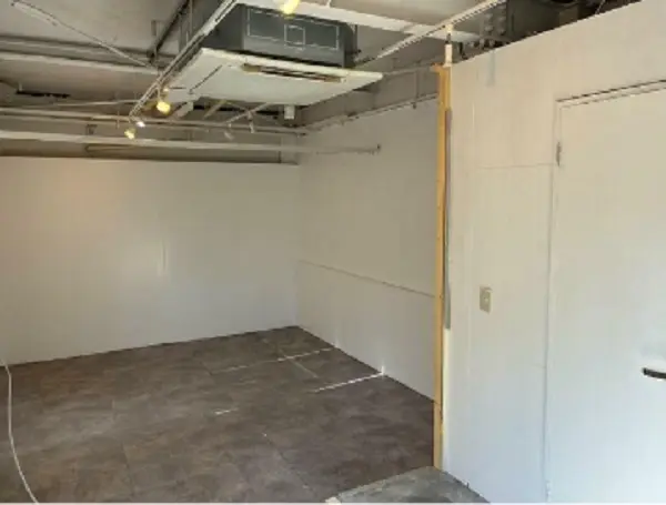 貸店舗(事務所仕様)の内装