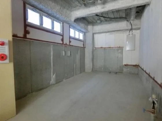 石川町のスケルトン物件の内装