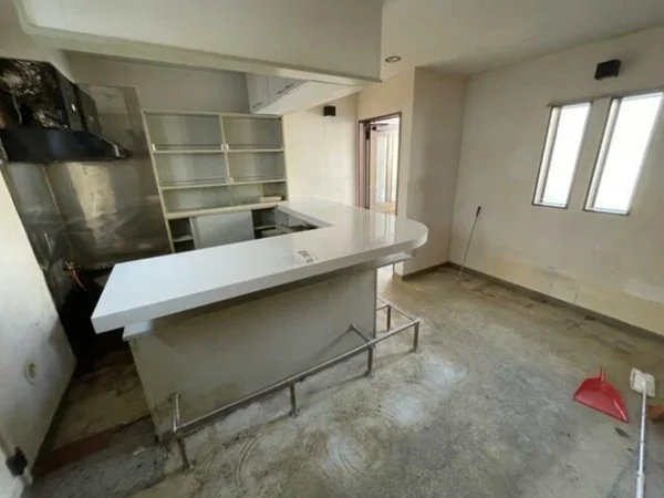 県立大学の居抜き店舗の内装