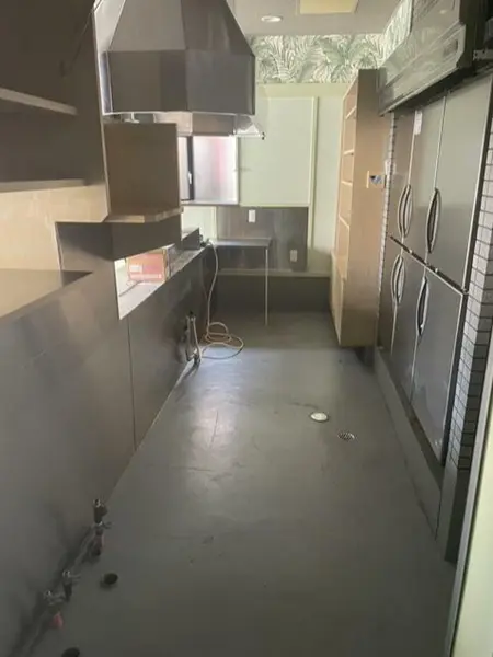 大師前の鉄板焼き居抜きの厨房