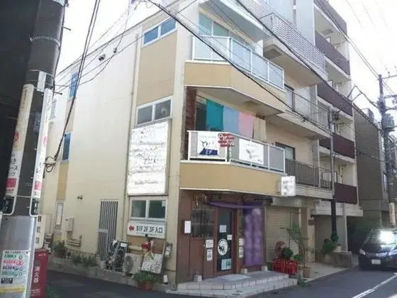 貸店舗(スケルトン)の外観