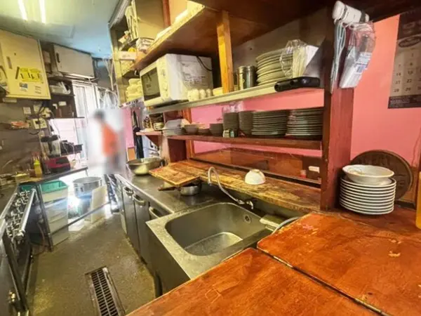 西永福の多国籍料理居抜きの厨房