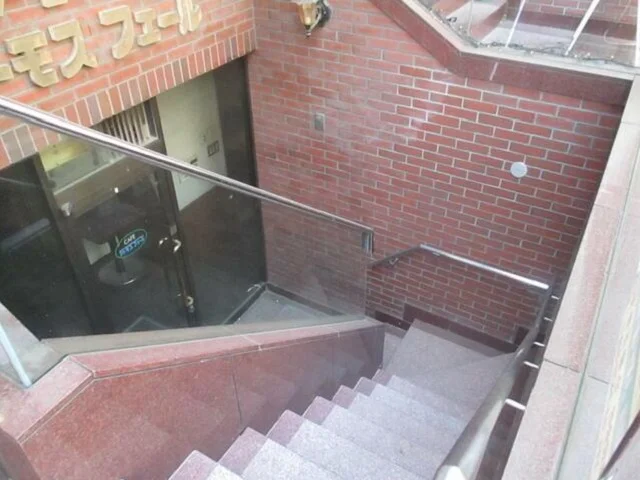 梅ヶ丘のカフェ・喫茶店居抜きのエントランス