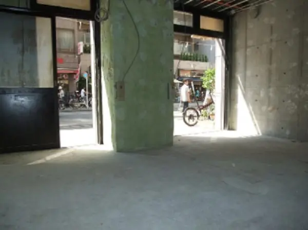 三鷹の事務所仕様店舗物件の内装