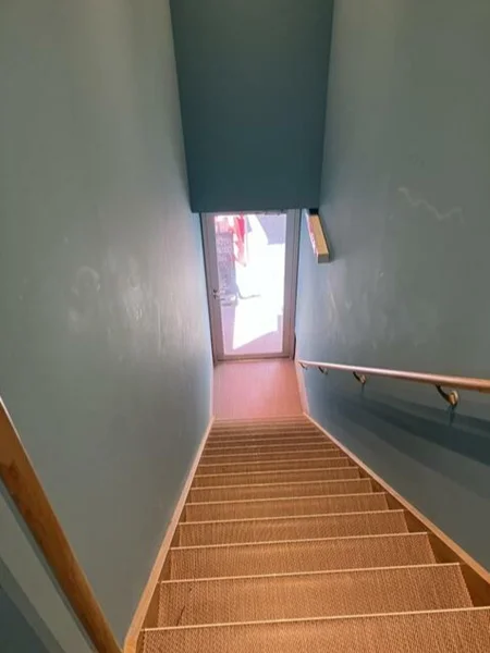 西大島の事務所仕様物件のエントランス