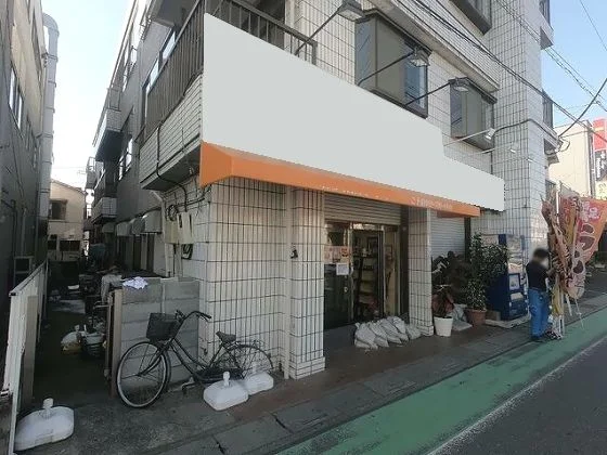 東岩槻の居抜き店舗のエントランス