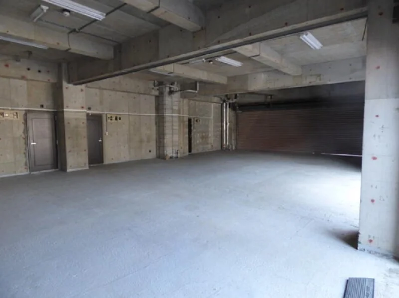 北綾瀬のスケルトン物件の内装