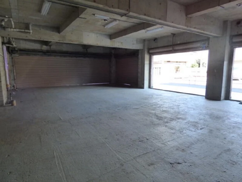 貸店舗(スケルトン)の内装