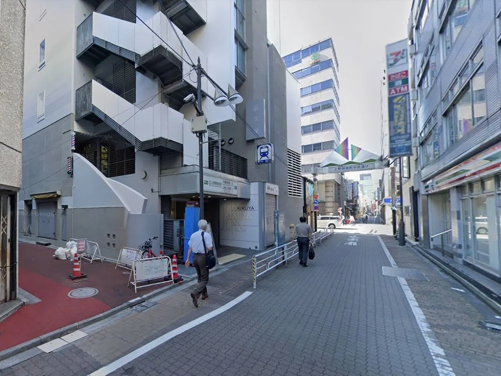 貸店舗(スケルトン)の外観