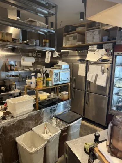 ラーメンの居抜き物件の厨房