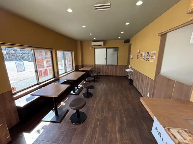 中河原の定食屋居抜きの内装