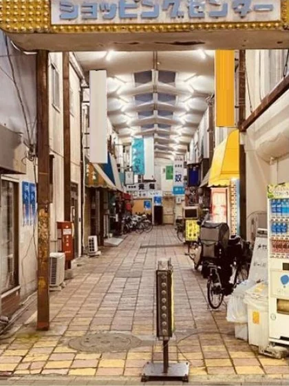 貸店舗(スケルトン)のエントランス