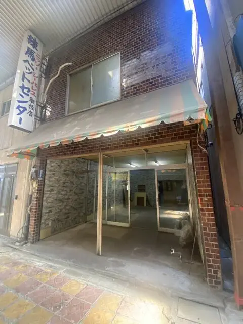 貸店舗(スケルトン)の外観