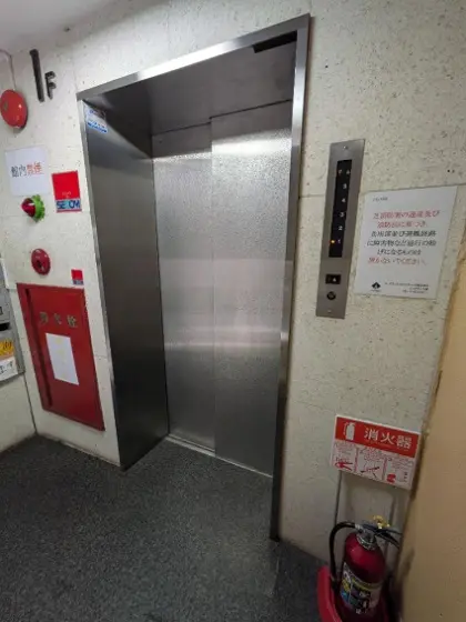 BAR・ショットバーの居抜き物件のエントランス