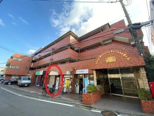 貸店舗(スケルトン)の外観