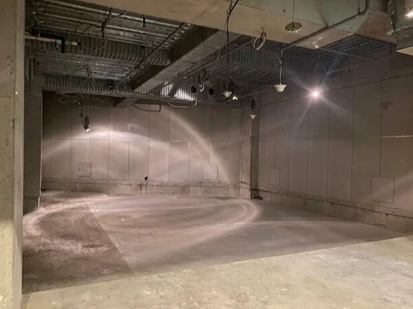 貸店舗(スケルトン)の内装