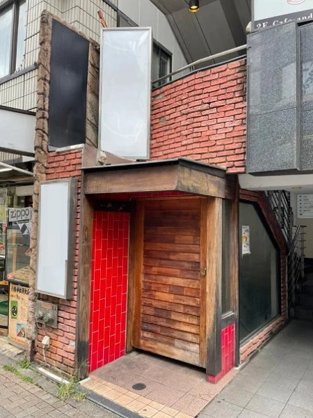 八王子のカフェ・喫茶店居抜きのエントランス