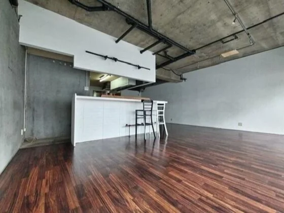 定食屋の居抜き物件の内装