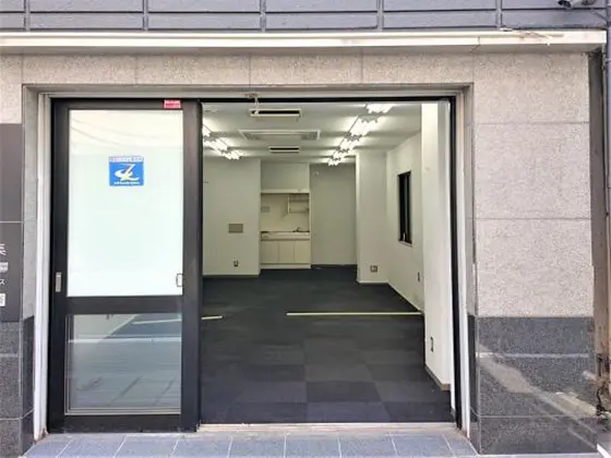 馬喰町の事務所仕様物件のエントランス