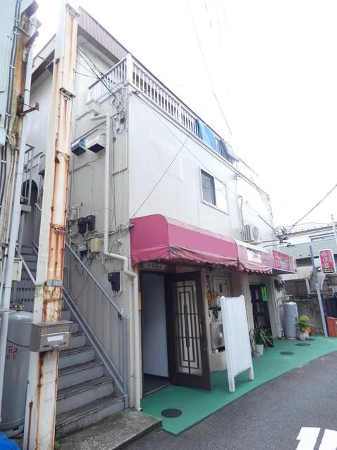 スナック・パブの居抜き物件のエントランス