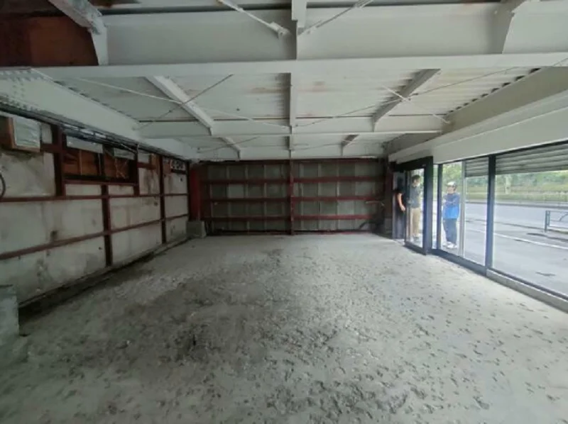 貸店舗(スケルトン)の内装