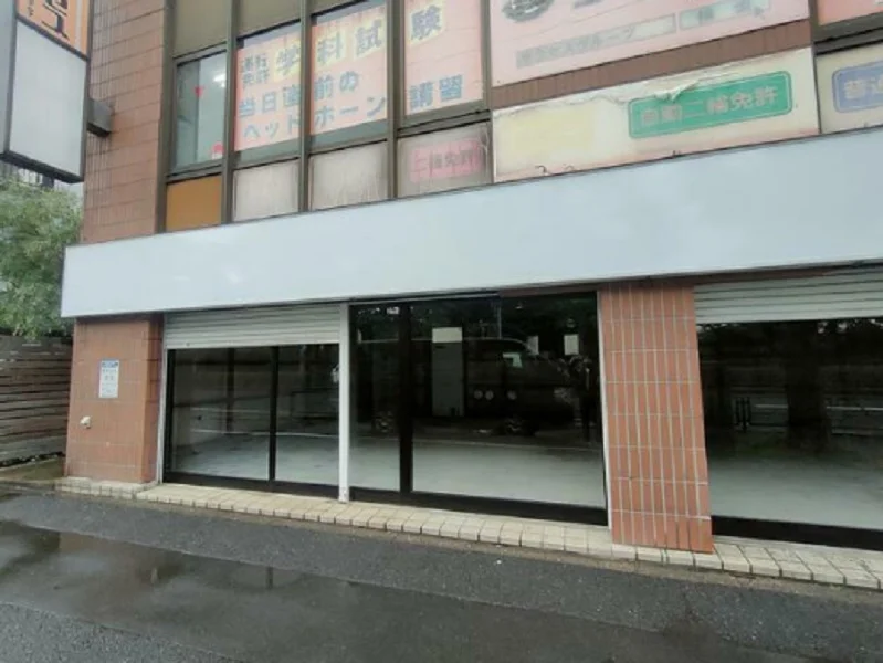 貸店舗(スケルトン)の外観